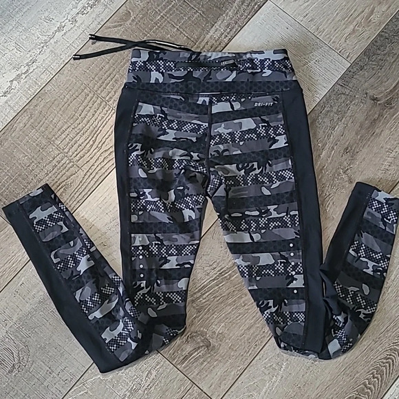 Nike Dri-Fit Running  Leggings - Ladies size XS - Picture 5 of 5